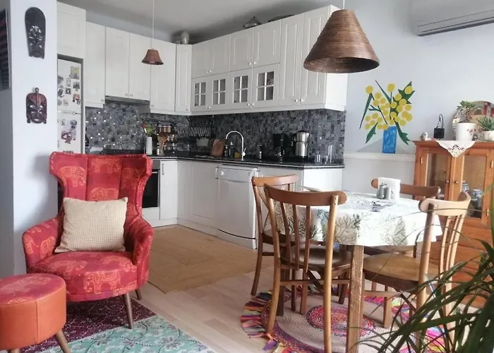 Have A Warm In The Center Of Alsancak * איזמיר