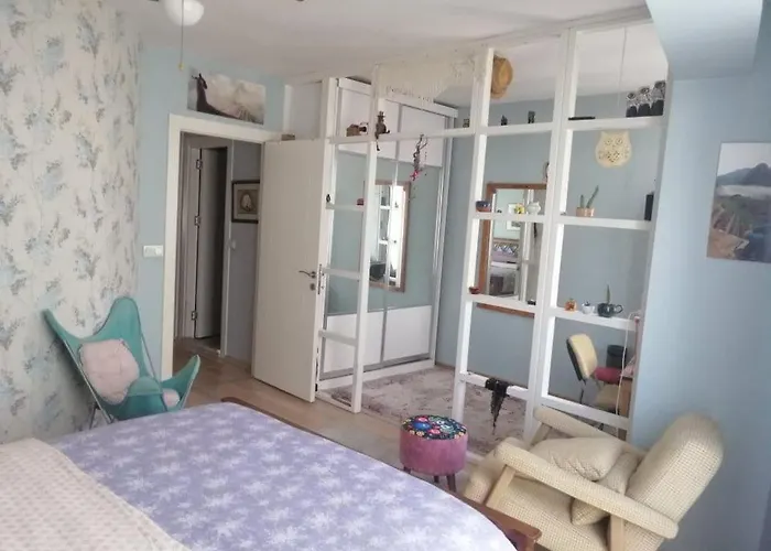 Have A Warm In The Center Of Alsancak Appartement